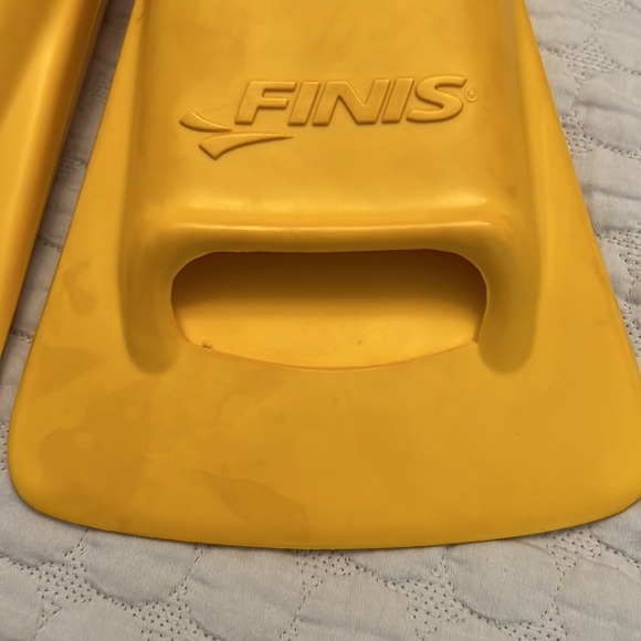 5/$25 Finis Gold Zoomers Training Fins (Size C) - Picture 7 of 7